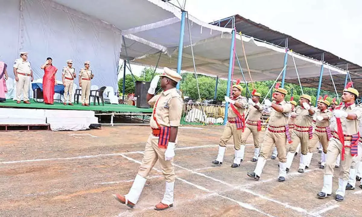 SP D नरसिम्हा किशोर ने स्वतंत्रता दिवस की तैयारियों का निरीक्षण किया