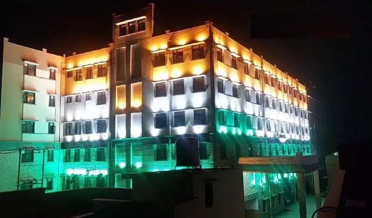 Tiranga Una: तिरंगे की रंगत में खिल उठा ऊना