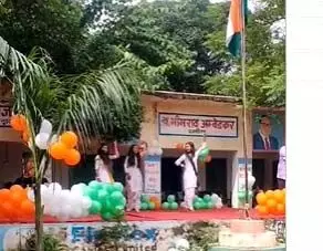 छात्र-छात्राओं ने Independence Day पर अपनी प्रतिभा का किया प्रदर्शन