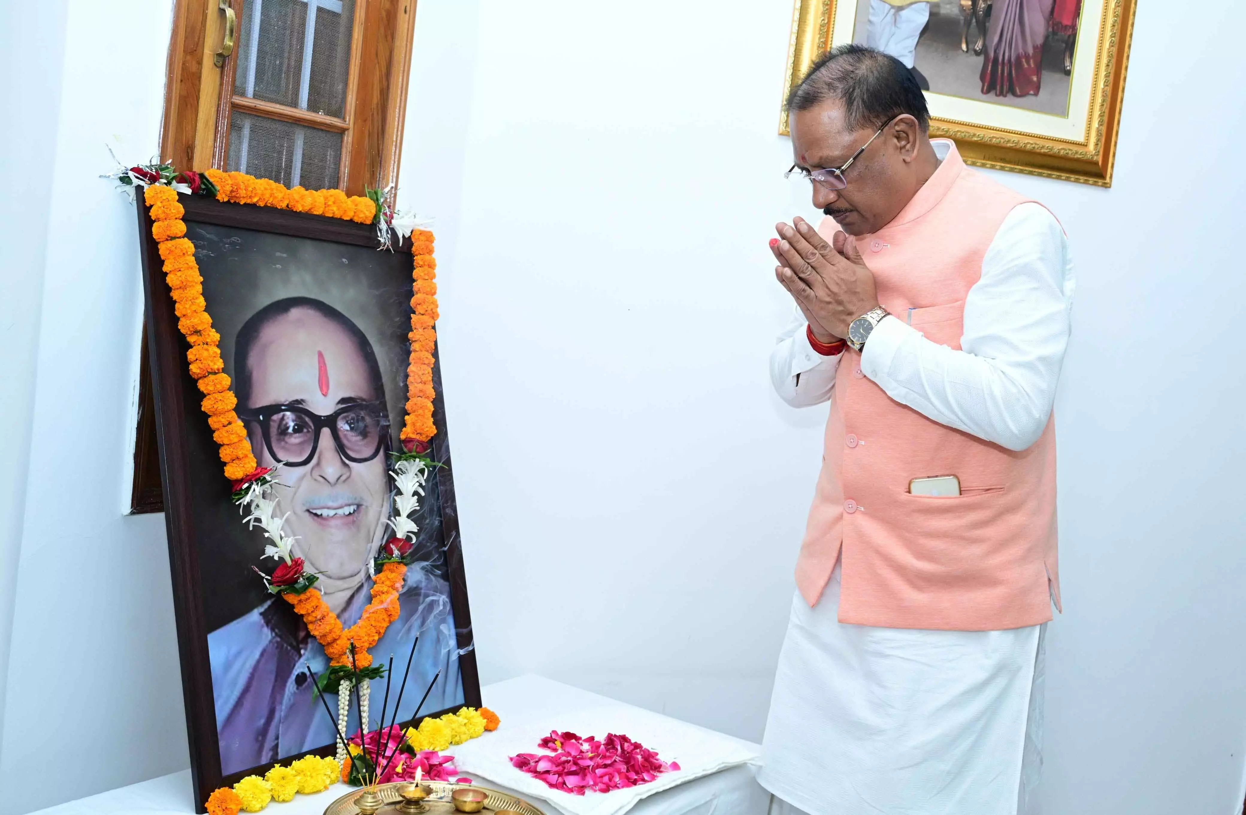 CM विष्णुदेव साय ने श्रद्धेय स्वर्गीय कुशाभाऊ ठाकरे की जयंती पर किया नमन