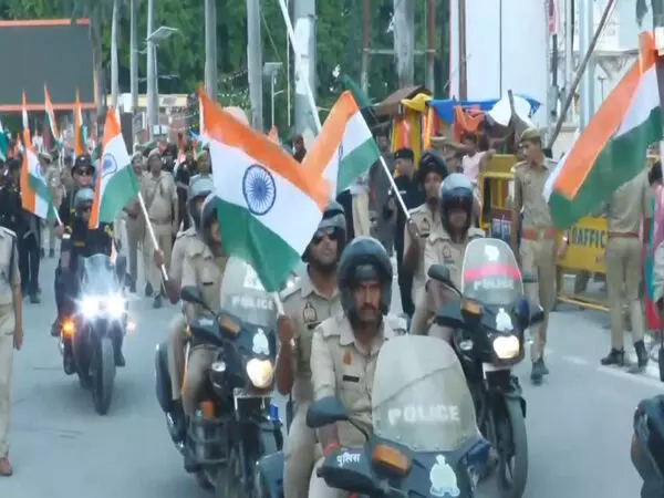 UP: स्वतंत्रता दिवस पर सुरक्षा बलों ने अयोध्या श्री राम जन्मभूमि से भव्य तिरंगा यात्रा निकाली