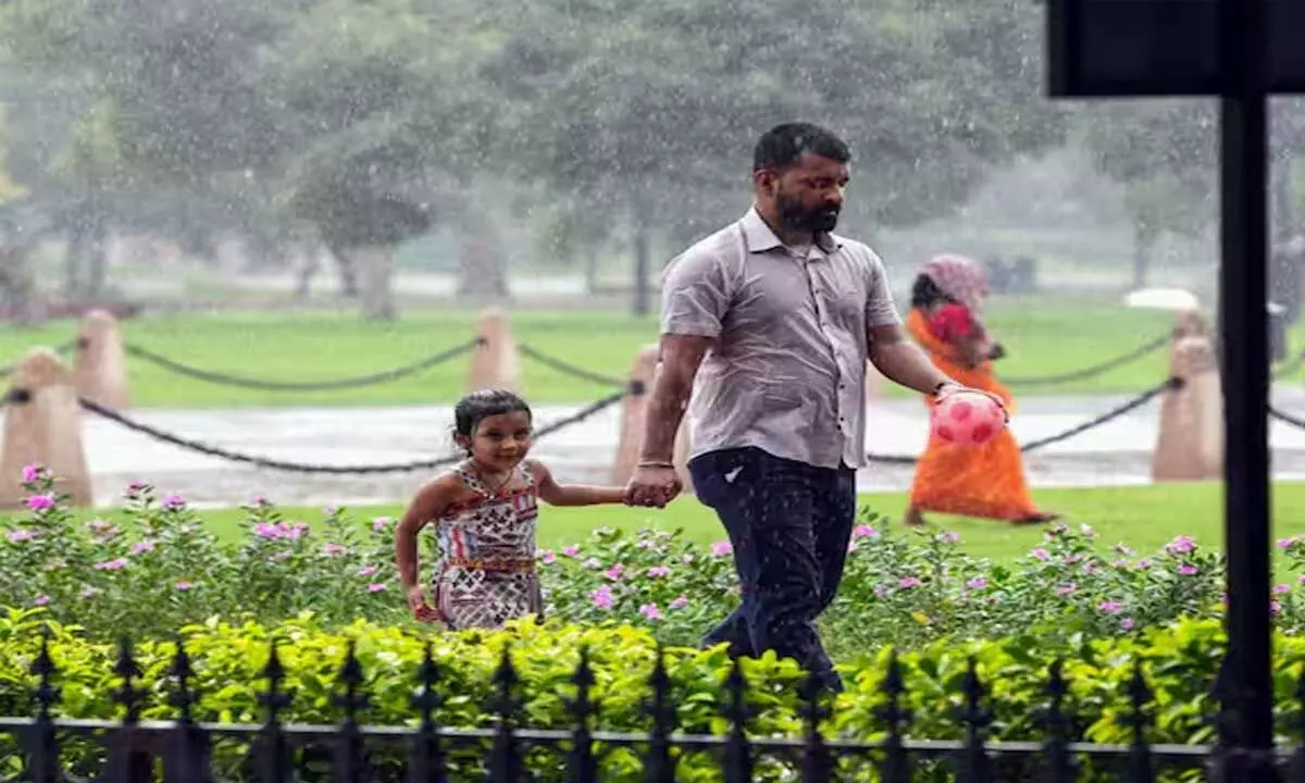 Delhi:, स्वतंत्रता दिवस , राजधानी , हल्की बारिश, पारा 34 डिग्री सेल्सियस ,Delhi: Independence Day, capital, light rain, mercury 34 degrees Celsius,