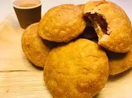 Besan Kachori: इस आसान रेसिपी से करें झटपट तैयार