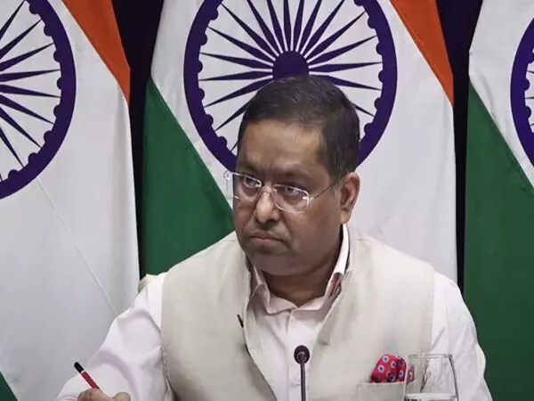 भारत बांग्लादेश की स्थिति पर नजर रख रहा, अंतरिम सरकार से बातचीत कर रहा है: Foreign Ministry