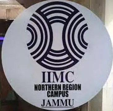 कर्नल कुमार ने IIMC जम्मू के छात्रों का मार्गदर्शन किया