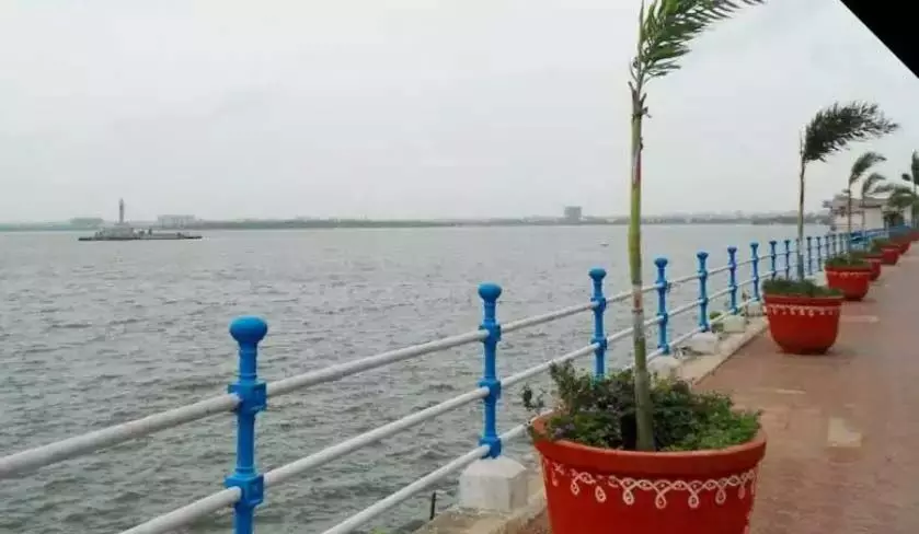 GHMC हुसैनसागर पर नज़र रखता