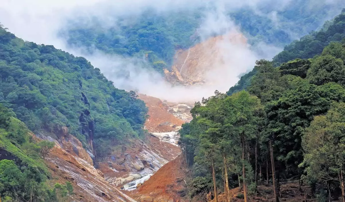 Kerala : चूरलमाला और मुंडक्कई इलाकों में फिर से भूस्खलन हो सकता है, मेजर जनरल विनोद टॉम मैथ्यू  कहा