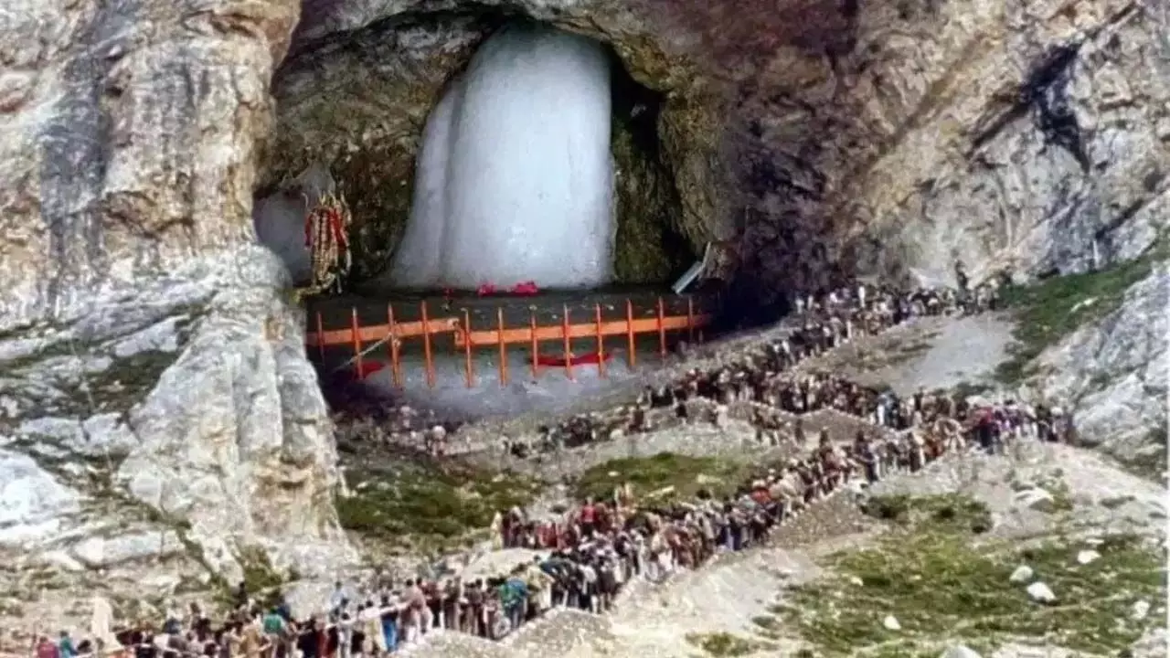 52 दिनों से चल रही Amarnath Yatra 2024 संपन्न, लाखो लोगो मने किया दर्शन