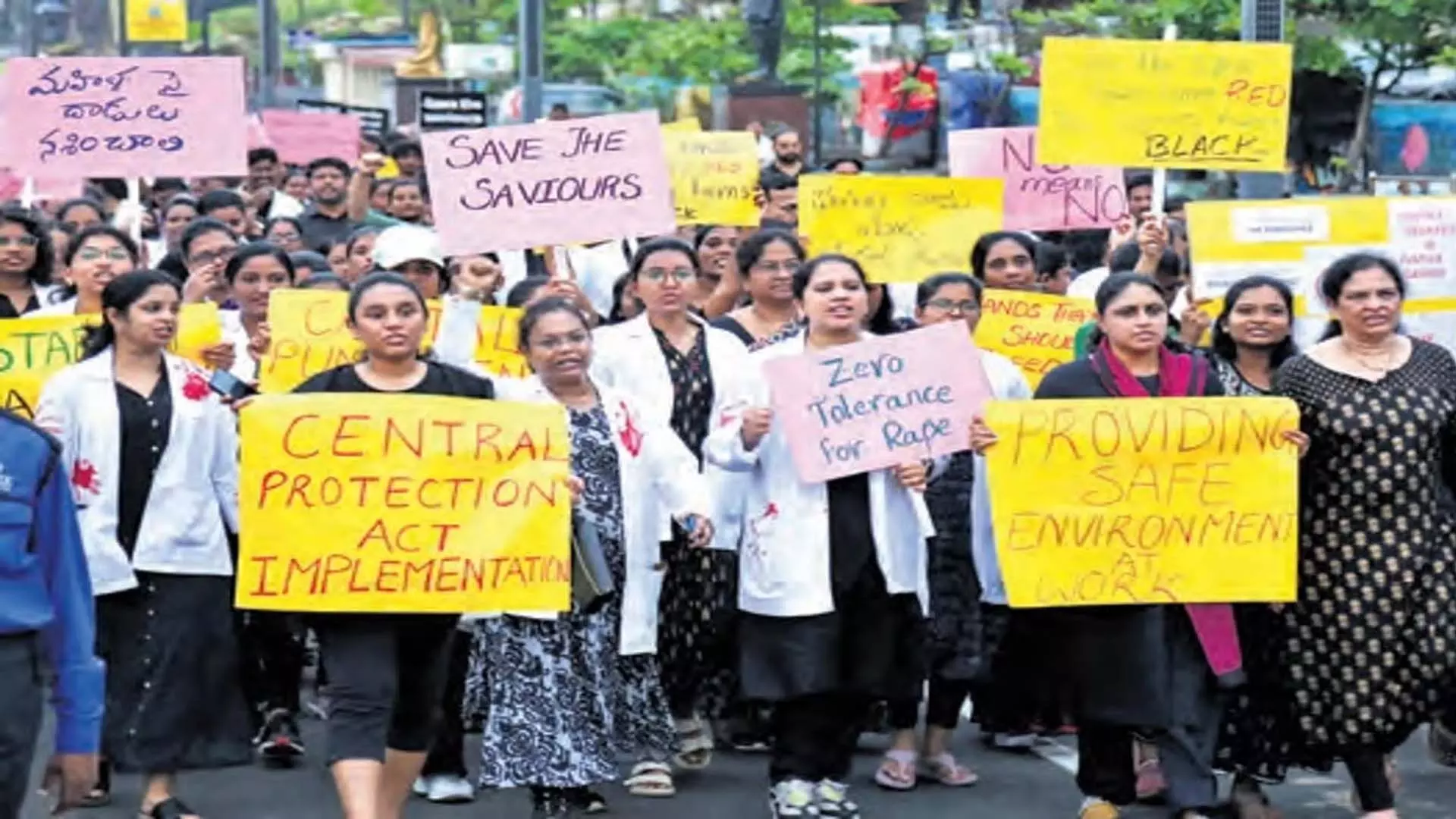 जूनियर डॉक्टरों ने विरोध प्रदर्शन तेज किया, Andhra Pradesh में चिकित्सा सेवाएं प्रभावित