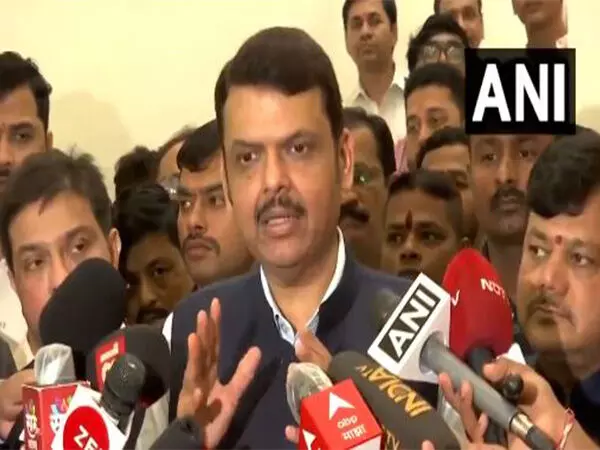 Devendra Fadnavis ने शुरुआती लापरवाही के लिए वरिष्ठ पुलिस अधिकारियों को निलंबित करने का दिया आदेश