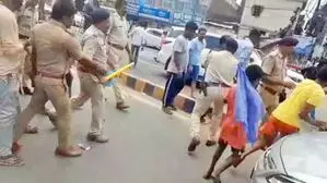 भारत बंद के दौरान Patna police ने प्रदर्शनकारियों पर लाठीचार्ज किया