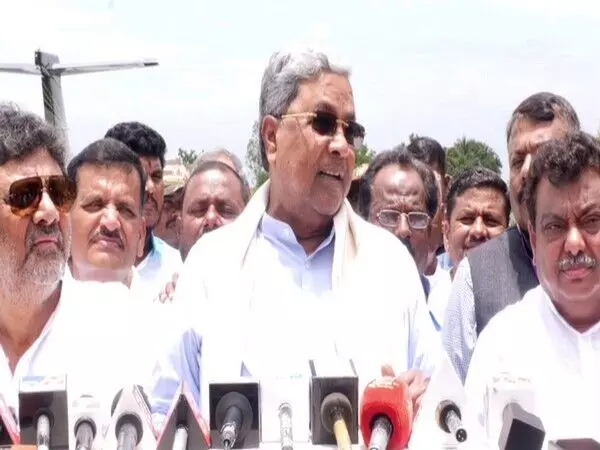 Karnataka CM सिद्धारमैया ने एचडी कुमारस्वामी के खिलाफ आरोपों पर सवाल उठाए