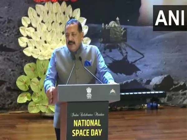 Dr. Jitendra Singh: आधी सदी के भीतर ISRO चंद्रमा के दक्षिणी ध्रुव पर उतरने वाला पहला देश बना