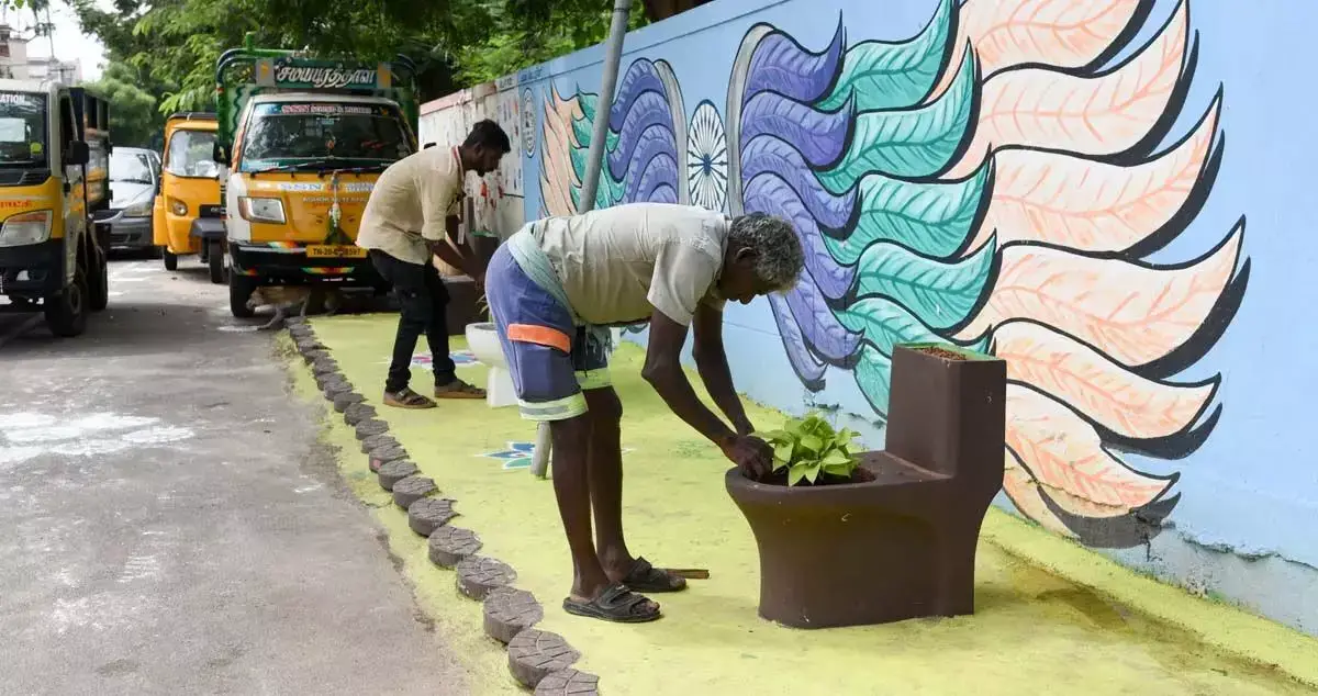 TN : तिरुचि इलाके में कूड़े की समस्या से निपटने के लिए बेकार पड़े शौचालयों का इस्तेमाल किया गया