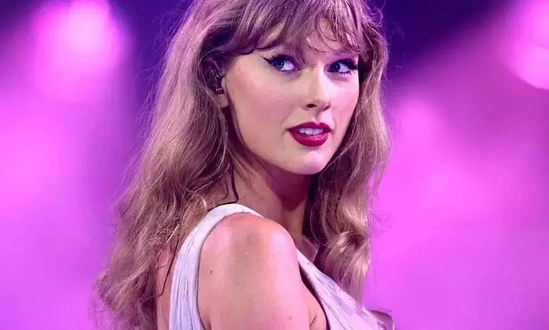 Taylor Swift को वेम्बली स्टेडियम से विशेष उपहार मिला