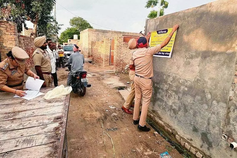 Abohar: नशीली दवाओं के तस्करों की संपत्ति जब्त