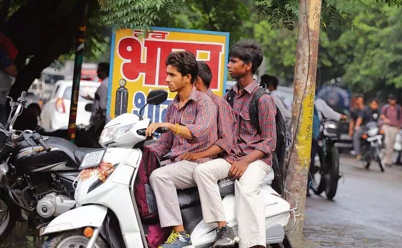 Jalandhar: नाबालिगों के वाहन चलाने पर सख्ती के बावजूद यातायात उल्लंघन में कोई कमी नहीं