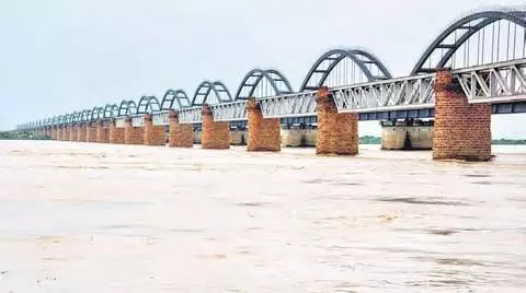 Godavari नहर में नौकायन परियोजना शुरू की जाएगी