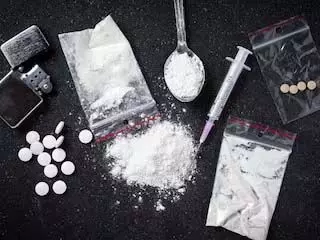 Mephedrone मादक पदार्थ सहित दो व्यक्ति गिरफ्तार