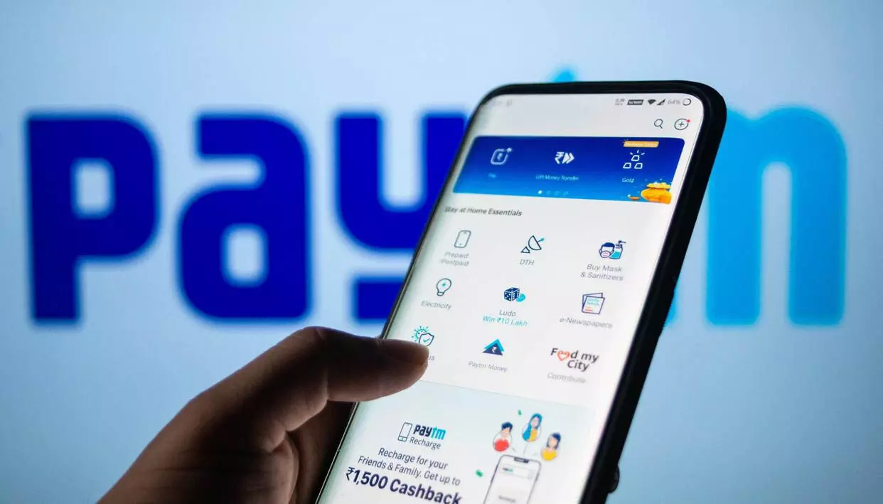 Paytm के शेयरों गिरावट का कारण जाने