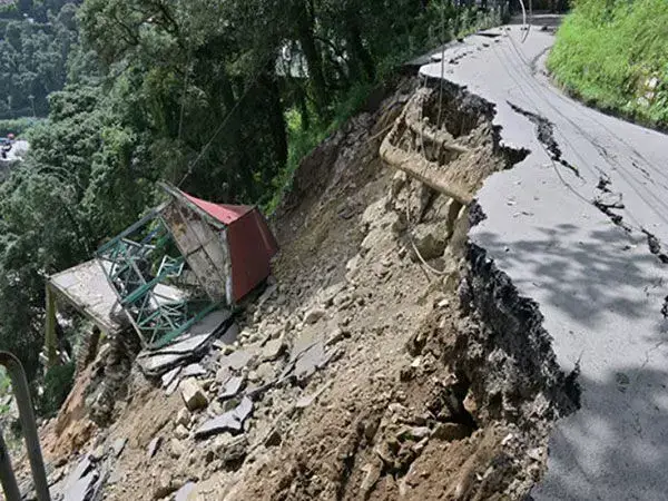 Shimla शहर की पहाड़ियाँ हर साल डूब रही, विशेषज्ञों ने सुझाव दिया