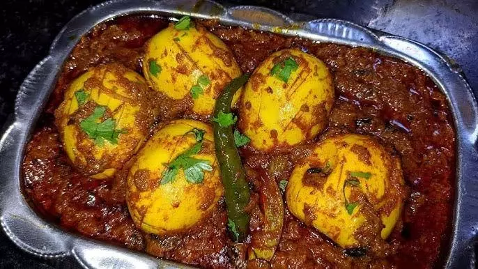 Recipe: घर में बनाएं रेस्तरां स्टाइल टेस्टी कोल्हापुरी अंडा करी