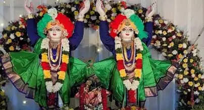 ISKCON ने हैदराबाद के हामत स्वर्णपुरी कॉलोनी में श्री कृष्ण जन्माष्टमी का आयोजन किया