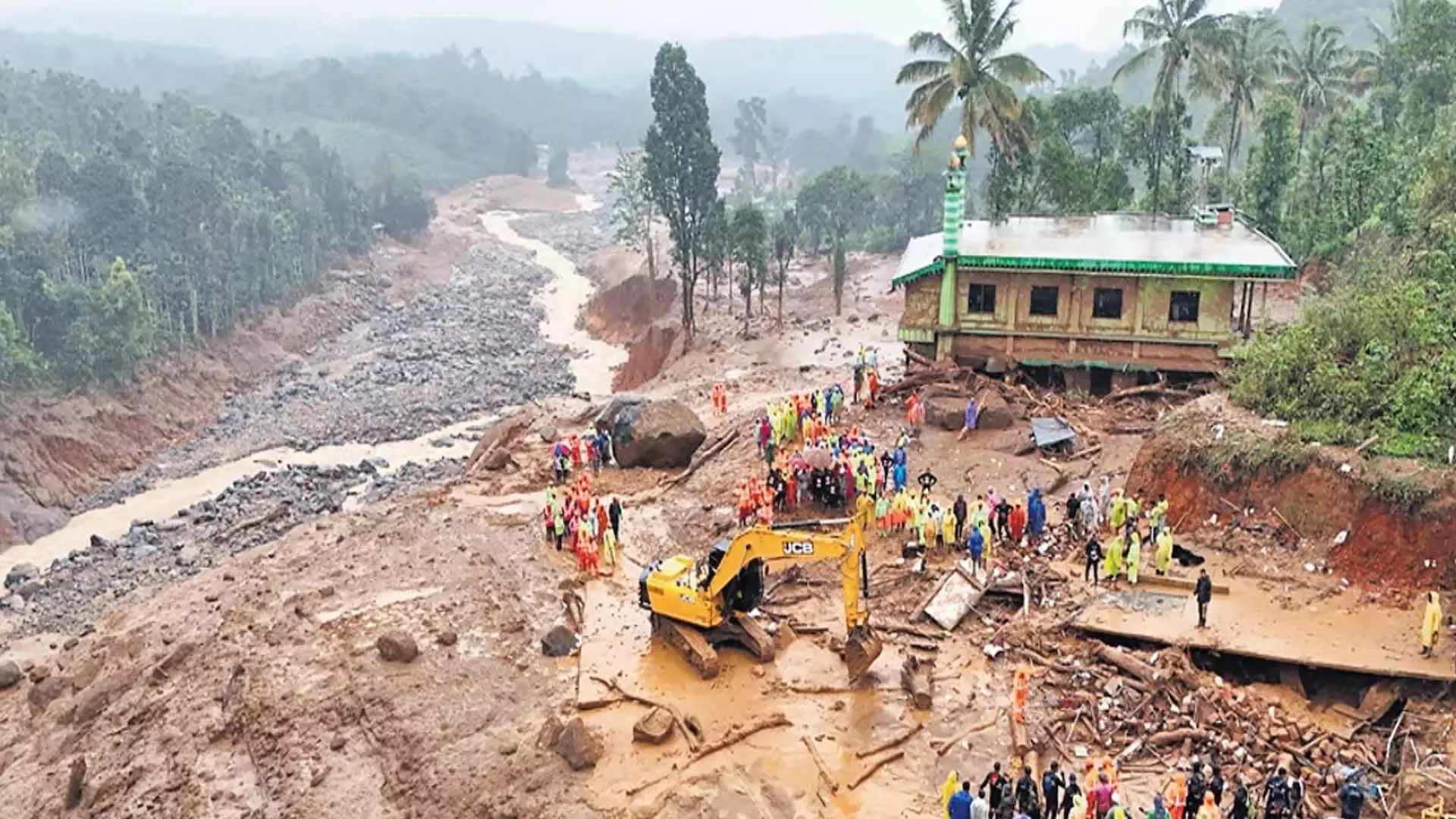 Kerala वायनाड पुनर्वास के लिए 2,000 करोड़ रुपये की केंद्रीय सहायता मांगी