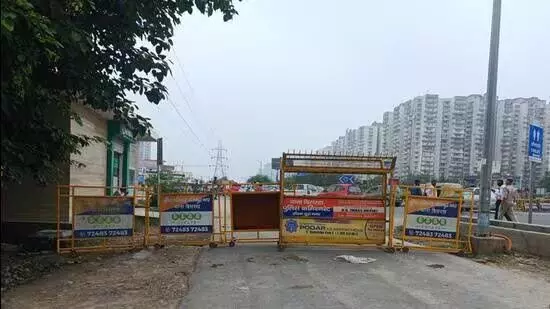 Noida:  नोएडा वेस्ट के निवासियों ने यातायात प्रतिबंधों को लेकर रोष जताया