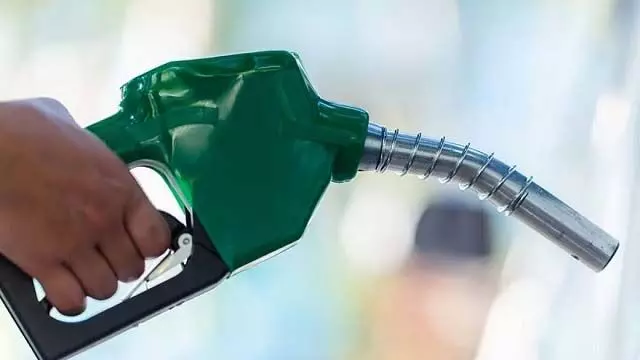 Petrol-diesel price : भुवनेश्वर में आज पेट्रोल-डीजल की कीमतों में मामूली गिरावट आई