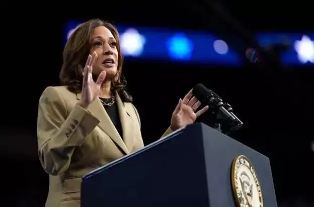 Kamala Harris: कमला हैरिस ने प्रवासन पर सख्त रुख अपनाने का संकल्प लिया