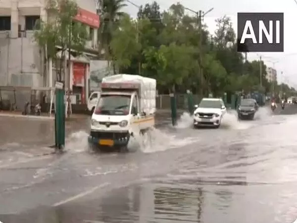 चक्रवात असना 24 घंटे में भारतीय तट से पश्चिम-उत्तरपश्चिम की ओर बढ़ने की संभावना :  IMD