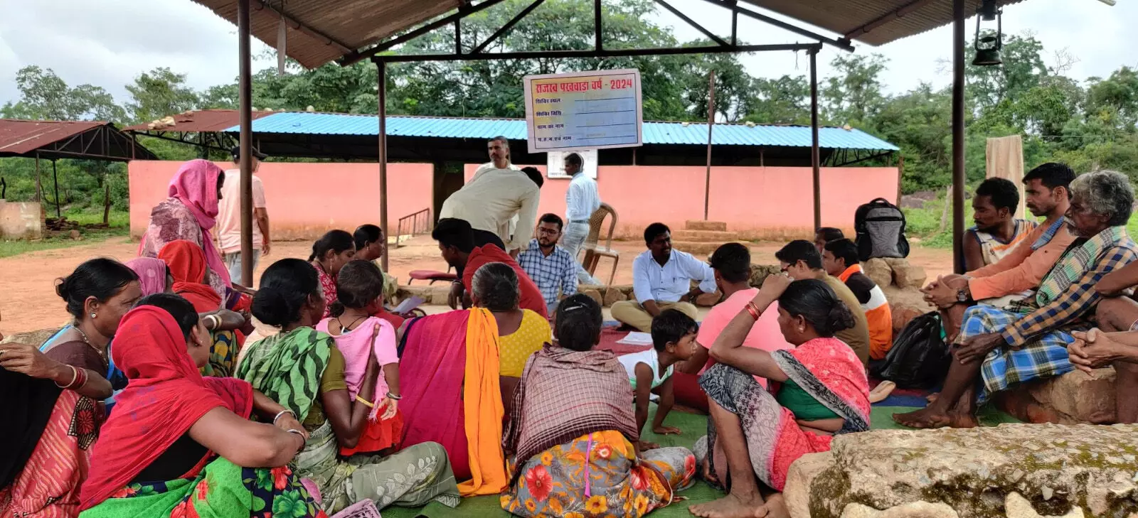 नियद नेल्लानार योजना के तहत् नारायणपुर के सुदूरवर्ती ग्राम मोहंदी पहुंची योजनाएं