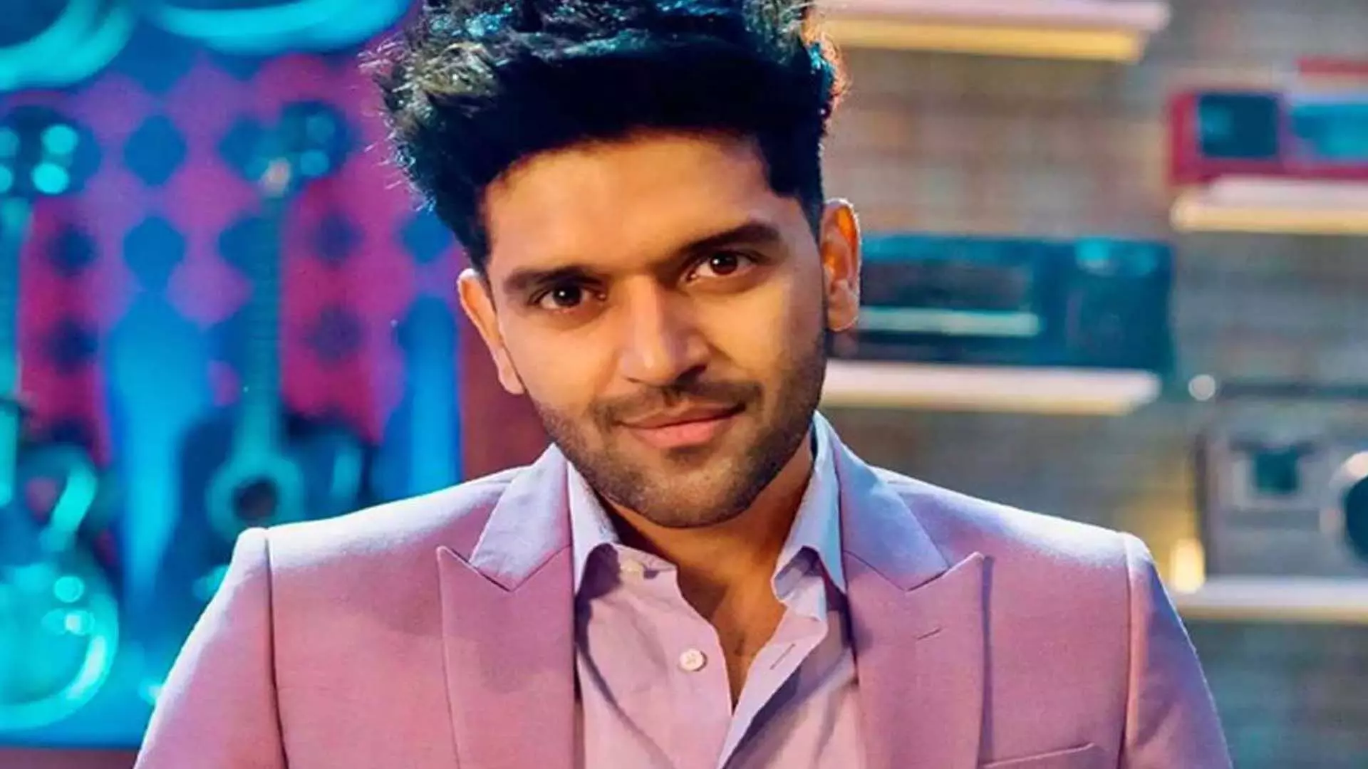 Guru Randhawa: चेनस्मोकर्स के चार्टबस्टर गाने में ताजा भारतीय स्वाद लाने को लेकर उत्साहित