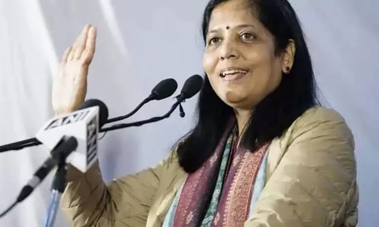 Sunita Kejriwal ने भाजपा पर निशाना साधा