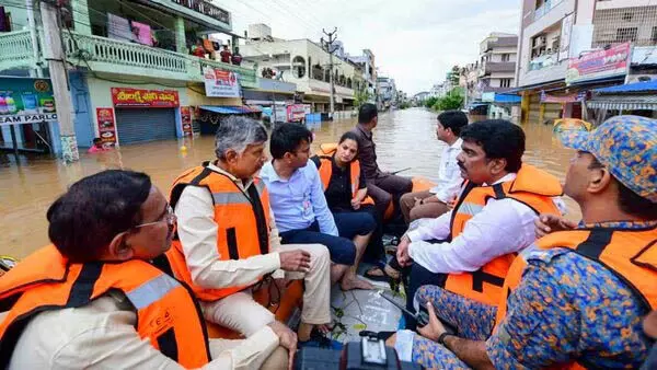 Hyderabad: भीषण जलभराव, चंद्रबाबू नायडू ने प्रभावित इलाकों का किया दौरा