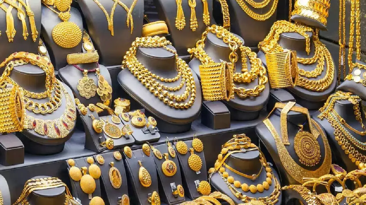 Gold and silver की कीमतों में बड़ा बदलाव चांदी 2,283 रुपये सस्ती हो गई