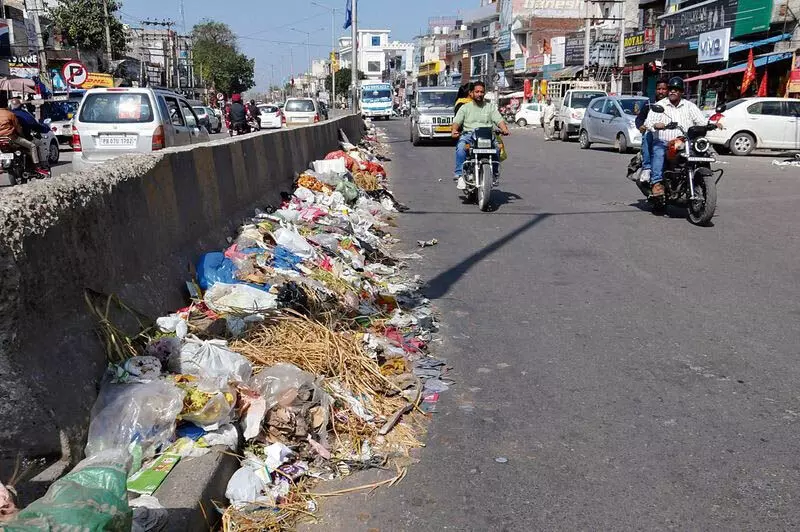 Jalandhar नगर निगम ने कचरा उठाने पर काम शुरू, शुल्क और जुर्माना तय किया