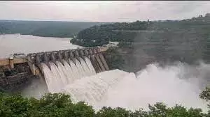 Srisailam जलाशय में भारी मात्रा में पानी आया