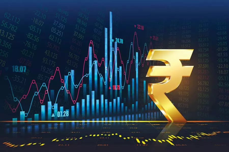 US डॉलर के मुकाबले रुपया 2 पैसे बढ़कर 83.96 पर पहुंचा