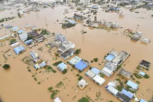 विजयवाड़ा के बाढ़ प्रभावित इलाके चौथे दिन भी डूबे रहे