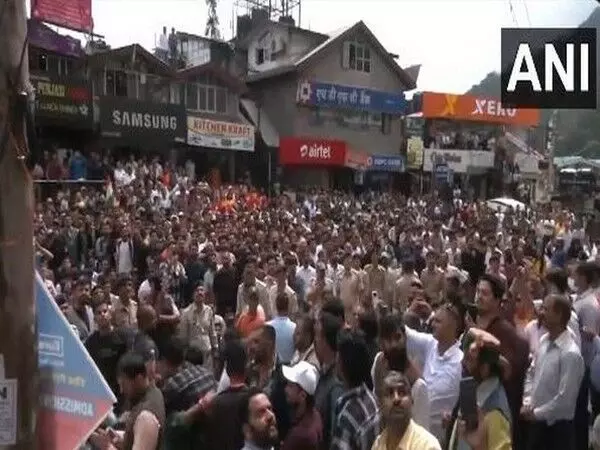 Shimla में मस्जिद के कथित अवैध निर्माण के खिलाफ बड़े पैमाने पर विरोध प्रदर्शन