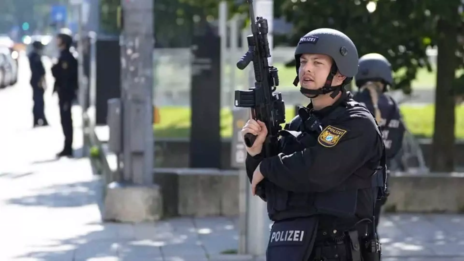 Munich पुलिस ने गोलीबारी के दौरान सशस्त्र संदिग्ध को मार गिराया