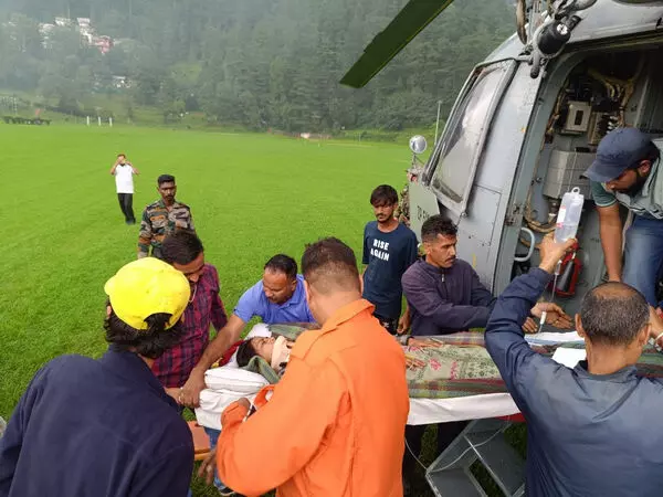 वायुसेना के हेलीकॉप्टर ने Uttarakhand की पुह-सुमदो घाटी से चार गंभीर रूप से घायल मरीजों को निकाला