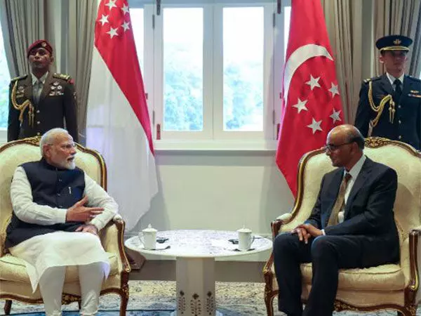 Singapore के राष्ट्रपति थर्मन शानमुगरत्नम से प्रधानमंत्री मोदी ने की मुलाकात, हुई ये चर्चा