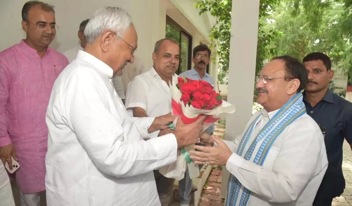 भाजपा के राष्ट्रीय अध्यक्ष जेपी नड्डा पटना पहुंचे, मुख्यमंत्री नीतीश कुमार से की मुलाकात