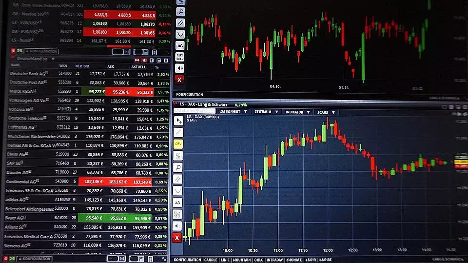 Stock market शुक्रवार को बिखरा रहा