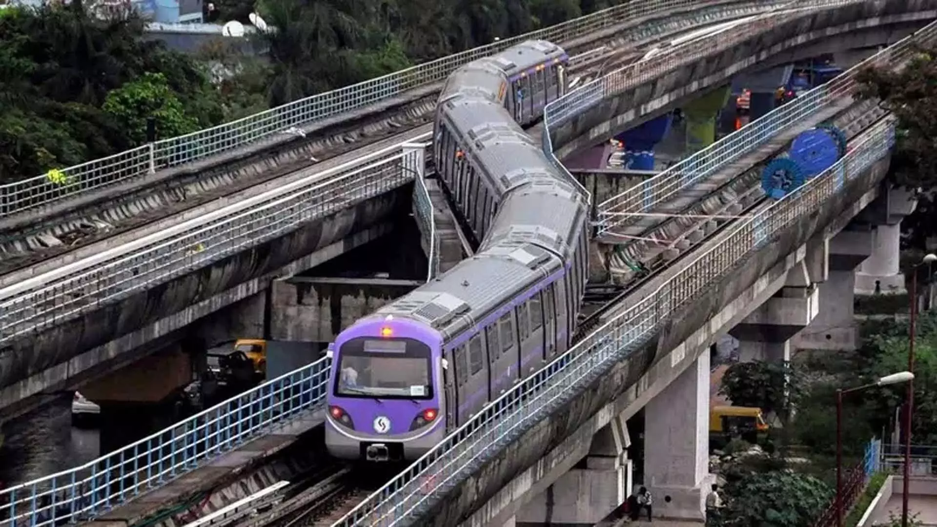 Kolkata Metro ड्रिलिंग विवाद: रिसाव के विरोध में बउबाजार के निवासियों ने किया प्रदर्शन