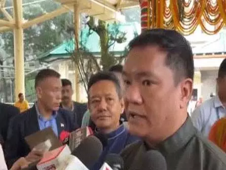 Pema Khandu दलाई लामा की दीर्घायु के लिए विशेष प्रार्थना में भाग लेने के लिए मैक्लोडगंज पहुंचे