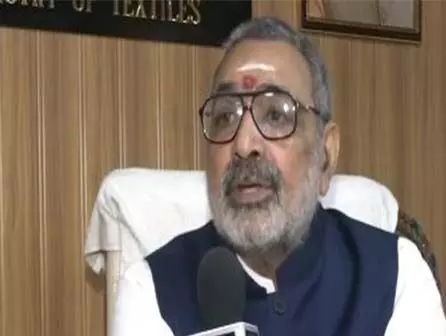 पूरे देश को NRC की जरूरत, वक्फ बोर्ड अवैध तरीके से जमीनों पर कब्जा कर रहा: Giriraj Singh